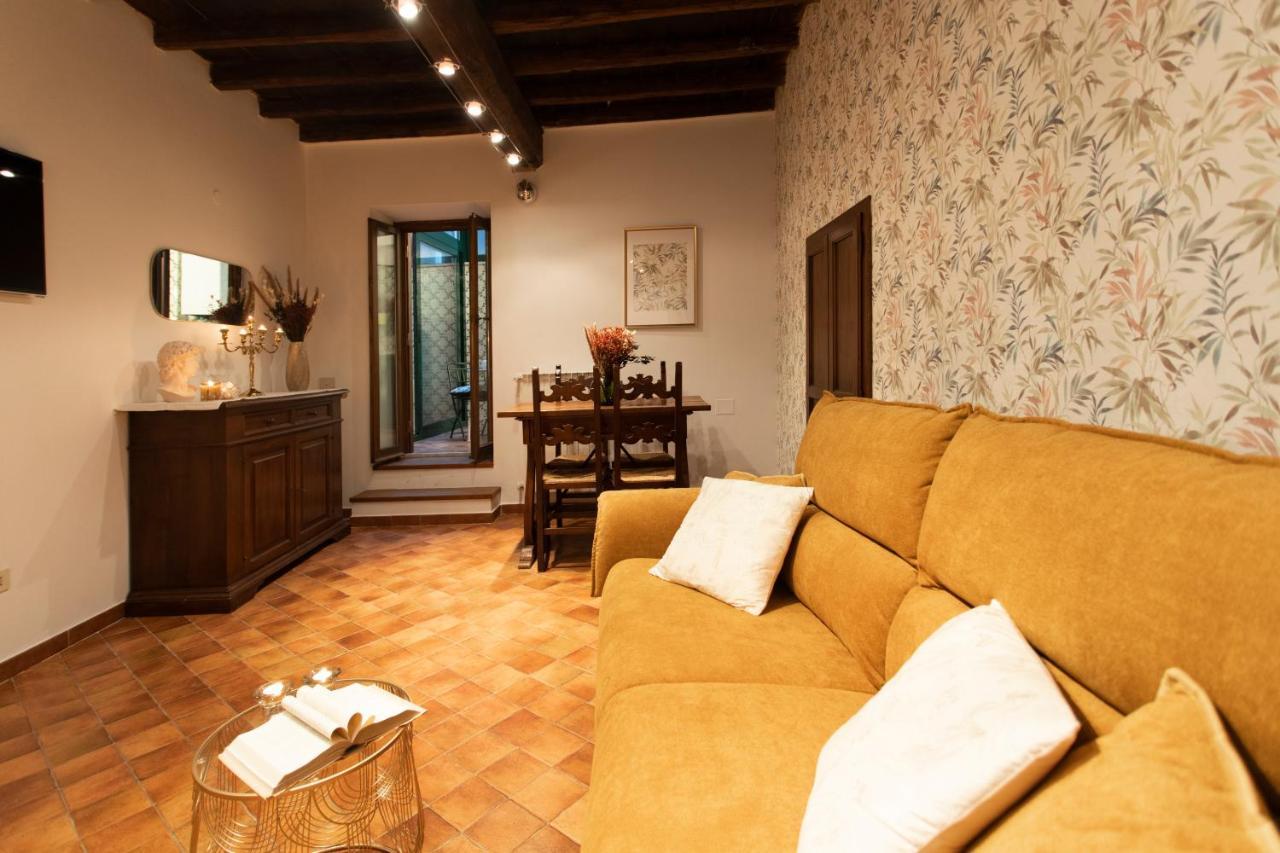 Theatrum Domus Pompei Apartment โรม ภายนอก รูปภาพ