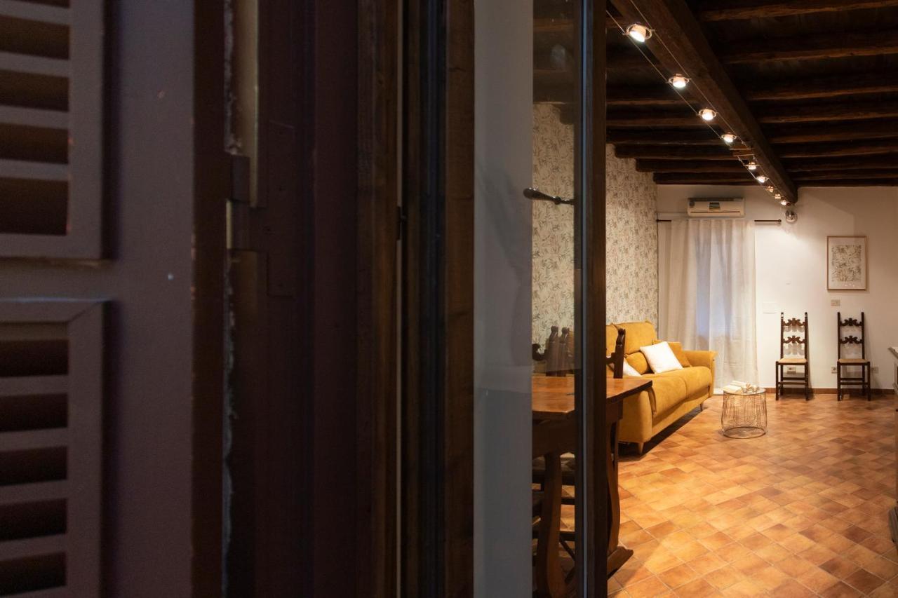 Theatrum Domus Pompei Apartment โรม ภายนอก รูปภาพ